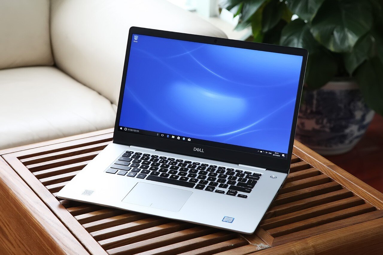  Laptop Dell đáng mua nhất Inspiron 7570 i5 8250U