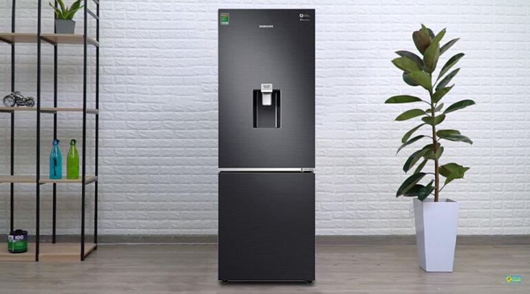 Tủ lạnh Samsung 307 lít thiết kế sang trọng, hiện đại rất được yêu thích