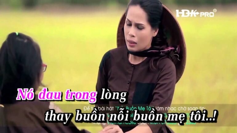 Mẹ tôi thích hát karaoke còn mẹ bạn ?