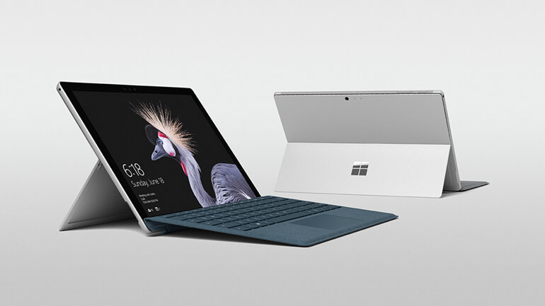 Surface Pro nhỏ gọn, dễ dàng mang theo khi di chuyển