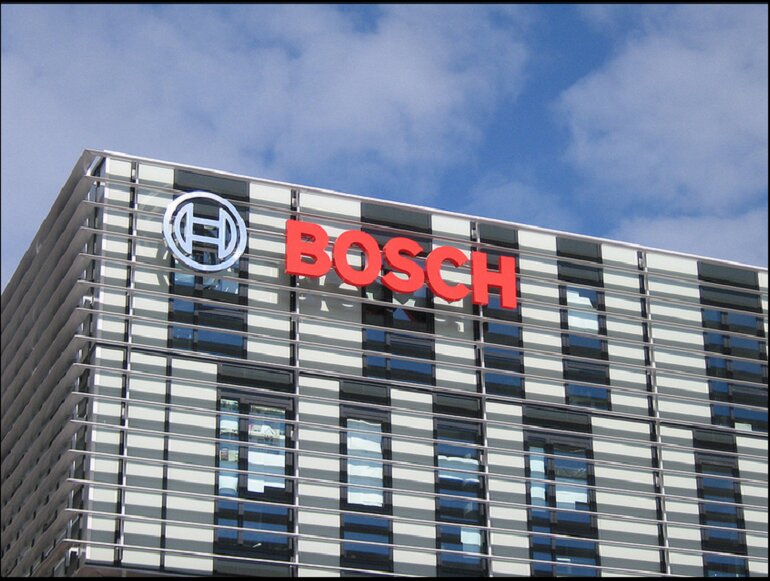 máy vặn vít dùng pin Bosch Go