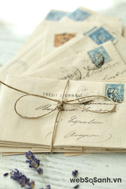 Một bức thư tình viết tay là món quà cổ điển nhưng lại cực kì độc đáo trong thời đại này (Ảnh Internet)