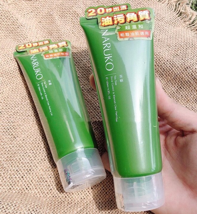 Tẩy da chết cho da dầu Naruko Tea Tree Shine Control & Blemish Clear Peeling Gel