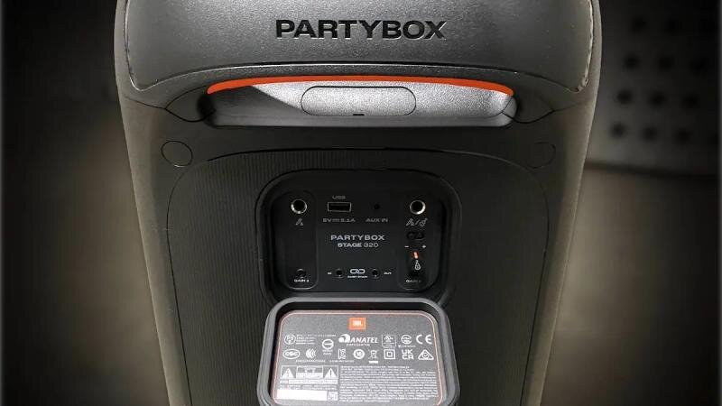 JBL PartyBox Stage 320: “Cỗ máy” khuấy động mọi bữa tiệc, âm thanh mạnh mẽ, thiết kế bền bỉ