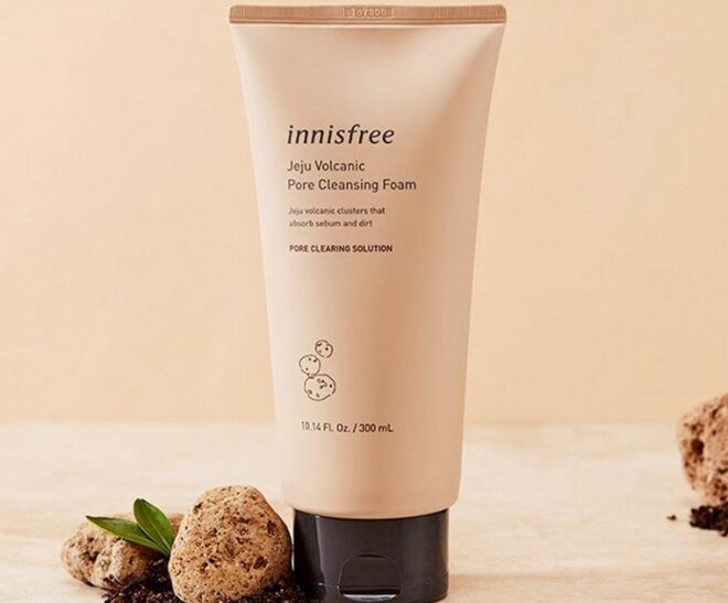 2. Sữa rửa mặt Innisfree JeJu Volcanic Pore Cleansing Foam