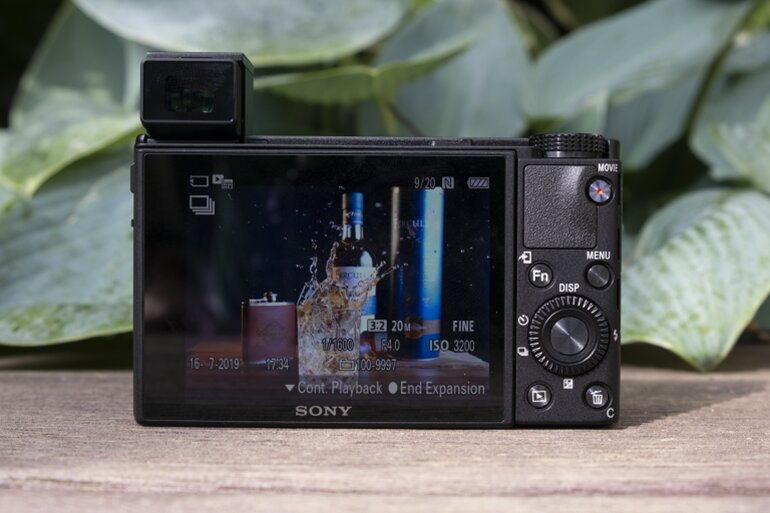 máy ảnh sony rx100 vii