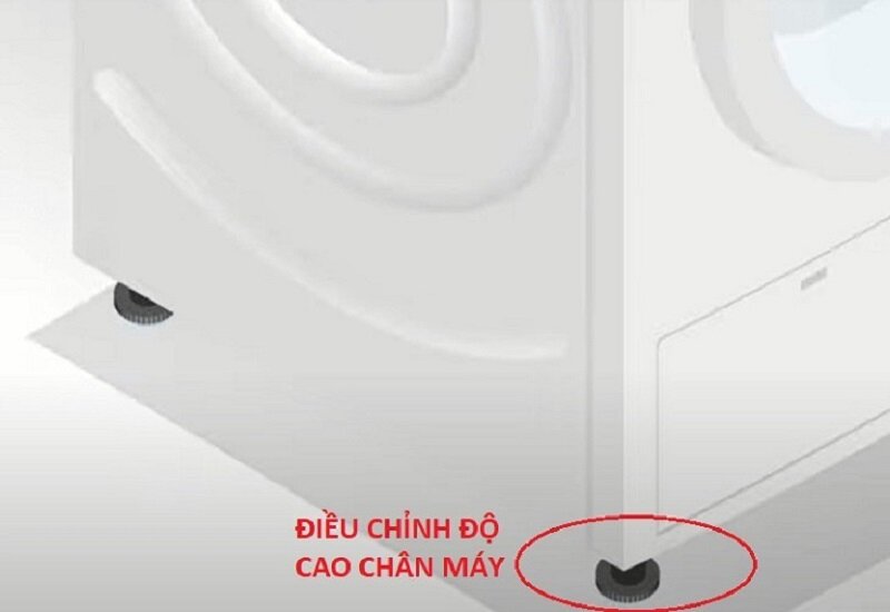 Tiếp đó tháo chân đế của máy sấy (Ảnh: dienmayxanh)