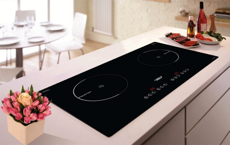 Bếp từ âm tiết kiệm diện tích cho không gian bếp (Nguồn: bepviet.vn)