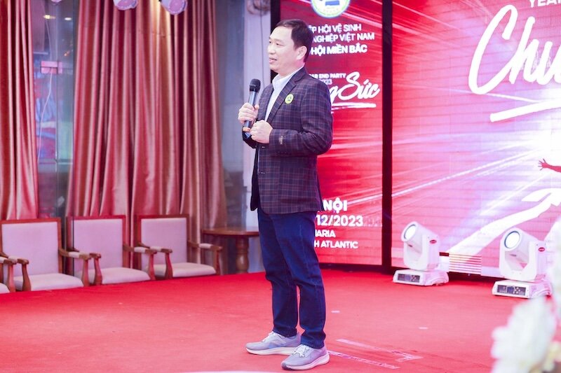 Ông Trần Đình Đoan (Chủ tịch HH.VSCN miền Bắc) phát biểu trong sự kiện