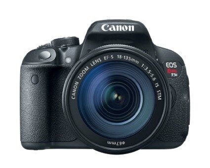 https://review.websosanh.net/Images/Uploaded/Share/2014/12/22/So-sanh-Canon-Rebel-T5i-vs-Nikon-D5200-–-Mua-may-nao-dang-tien-hon_1.jpg