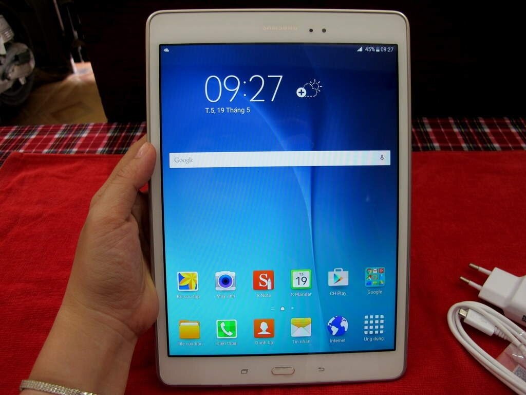 Samsung Galaxy Tab A 9.7 (P555) có bút Spen