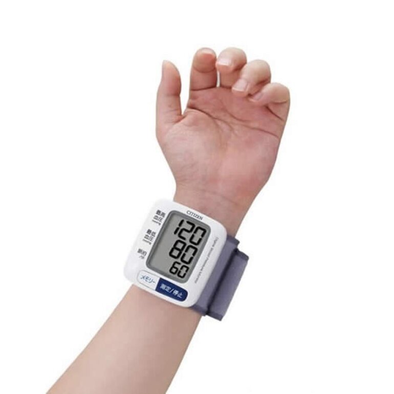 Nên chọn máy đo huyết áp điện tử bắp tay hay máy đo huyết áp cổ tay?