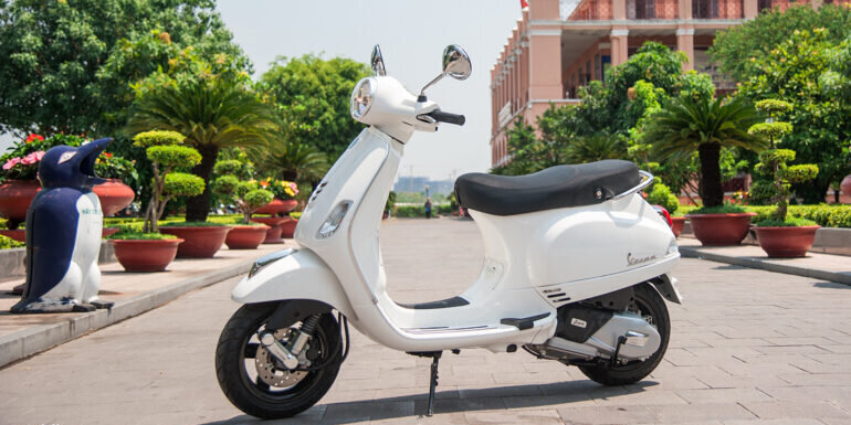 Xe tay ga Vespa LX