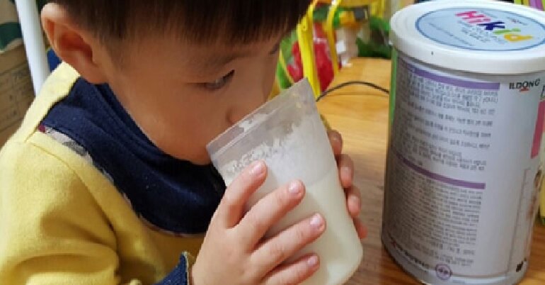 Tại sao mẹ pha sữa Hikid Hàn Quốc bị vón cục