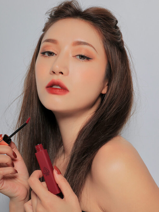 Giá son 3CE Cloud Lip Tint chỉ hơn 300.000 vnđ/ cây