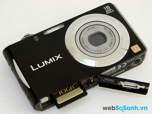 Thuộc dòng máy ảnh compact giá rẻ nên Lumix DMC-FH5 chỉ hỗ trợ duy nhất file ảnh dạng JPEG, máy hỗ trợ các loại thẻ nhớ như SD / SDHC / SDXC