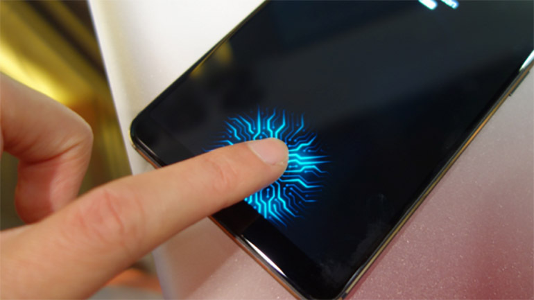 Điện thoại Samsung Galaxy S10 phô trương máy quét vân tay bên trong màn hình