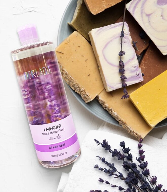 Nước hoa hồng Derladie Lavender Natural Moisture Toner