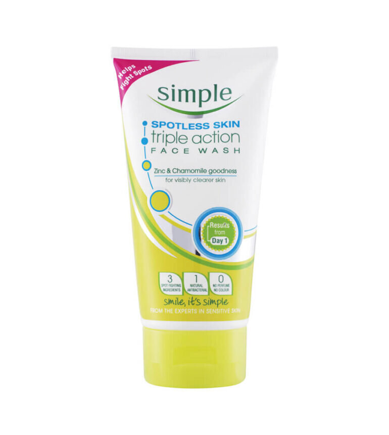 Sữa rửa mặt Simple Spotless Skin Triple Action Face Wash 200ml - Giá tham khảo: 200.000 vnđ/ tuýp