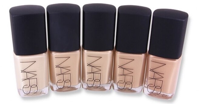 Che khuyết điểm Nars Sheer Glow Foundation