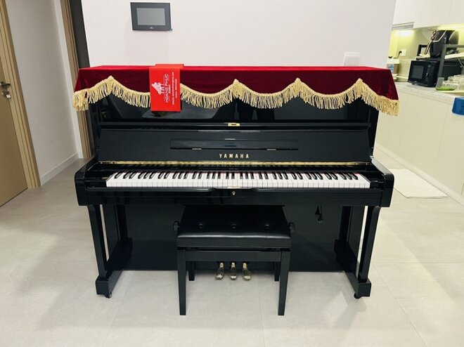 Piano cơ Yamaha U1H