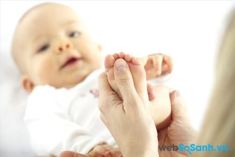 Các cách sử dụng dầu khuynh diệp cho trẻ sơ sinh