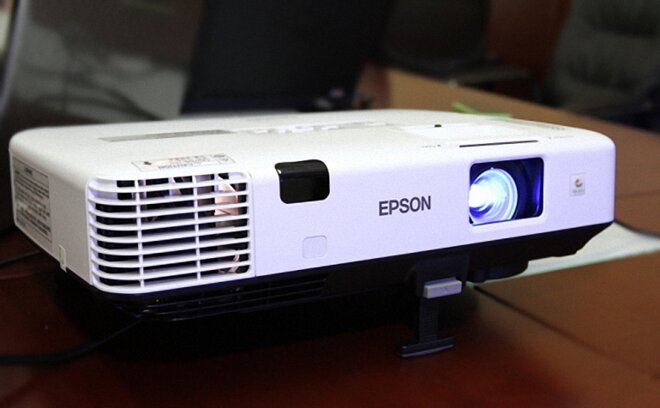 máy chiếu epson eb-x05