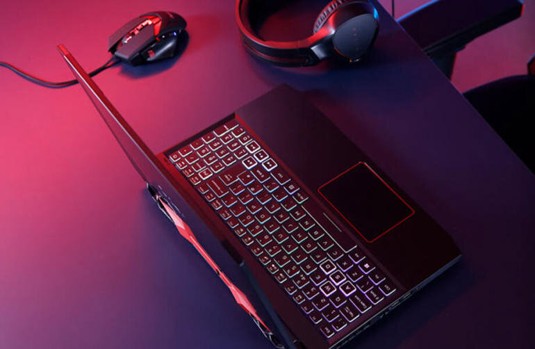 Bàn phím Acer Nitro 5 2021 với đèn nền Custom