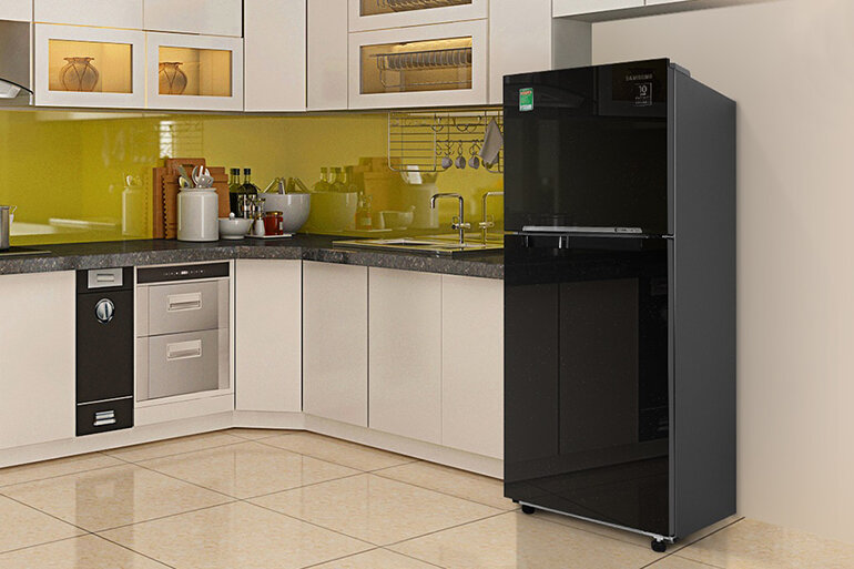 Kích thước nhỏ gọn của tủ lạnh giúp việc bố trí và sắp xếp tiện lợi hơn