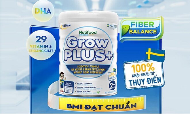 Giữa sữa Nutifood GrowPLUS+ Sữa Non vàng với đỏ và trắng - loại nào tốt hơn?