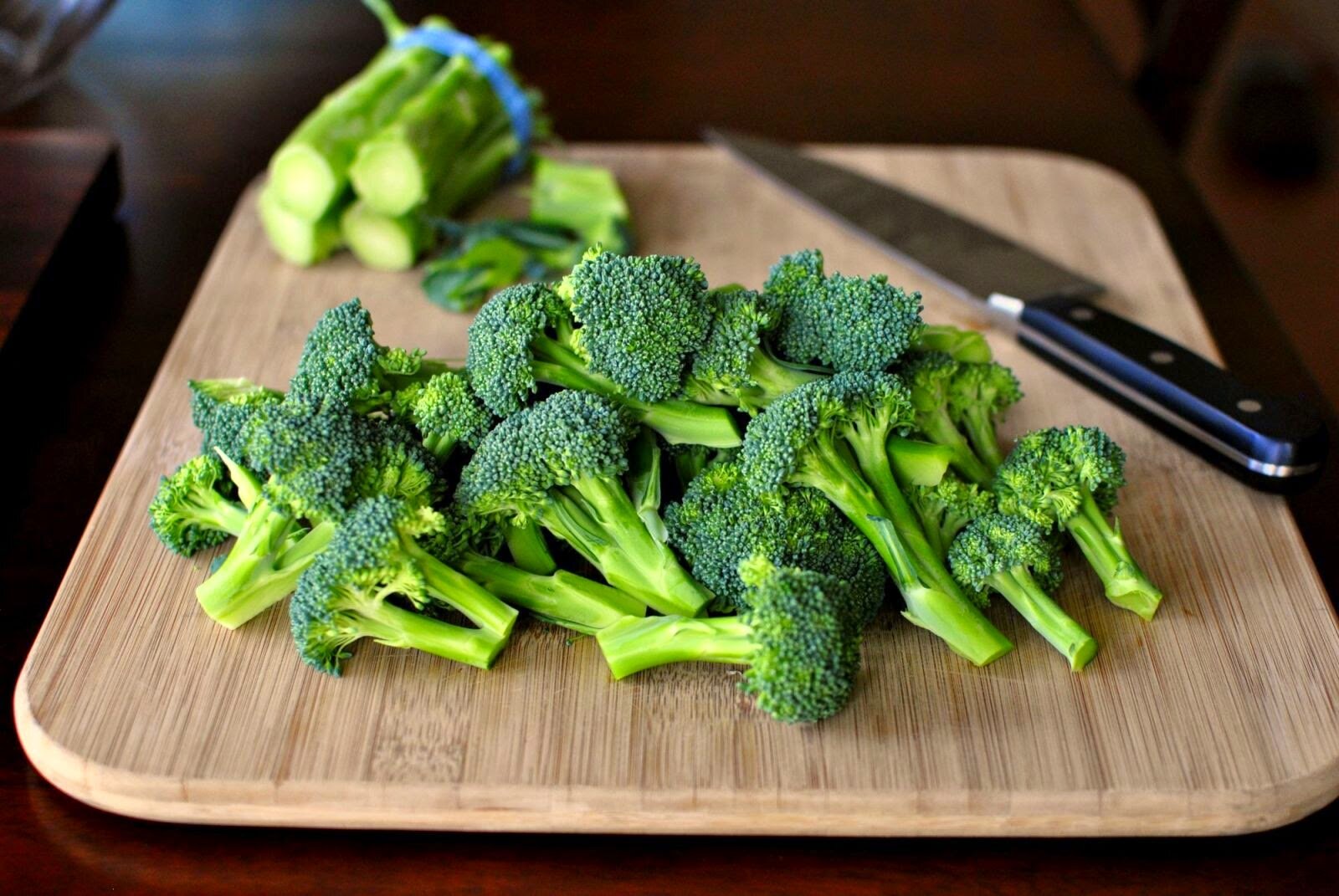 Choosing broccoli in your daily menu will help improve your health 