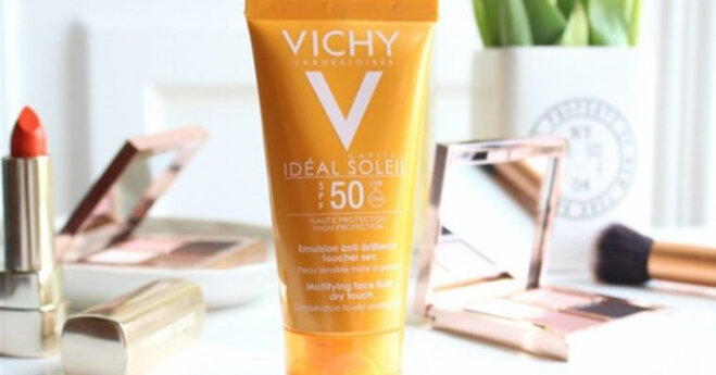 Review Vichy Ideal Soleil Mattifying Face Dry Touch SPF 50+ - Kem chống nắng không gây nhờn rít cho da dầu