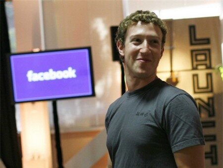 Mark Zuckerberg mới 30 tuổi và vẫn đang trên con đường trở thành người giàu nhất thế giới