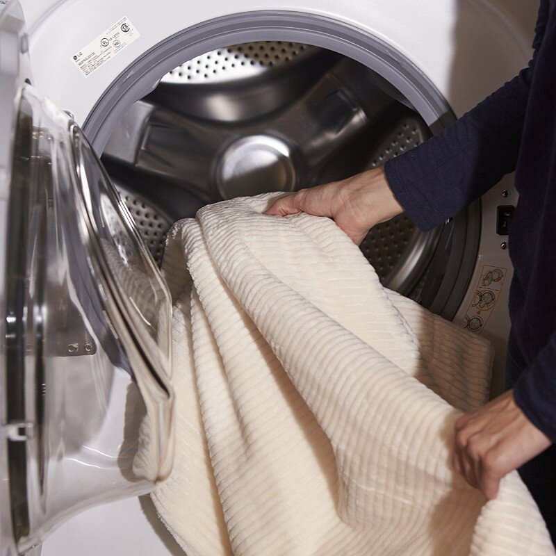 Mua máy giặt nào giặt được chăn 