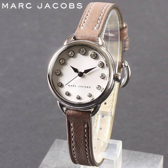 Thiết kế kiểu classic nữ tính và sang trọng của Marc Jacobs MJ1480