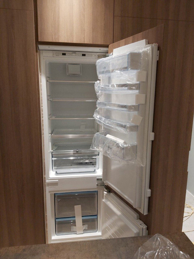 Nhược điểm của tủ lạnh lắp âm tủ Bosch KIR81ADE0