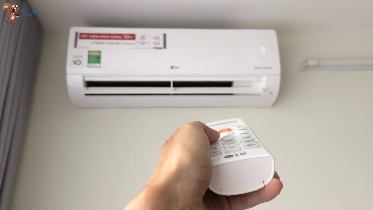 Khi sử dụng máy lạnh Inverter, bạn cần giữ điện áp ổn định để đảm bảo tuổi thọ của máy và tiết kiệm điện năng nhất