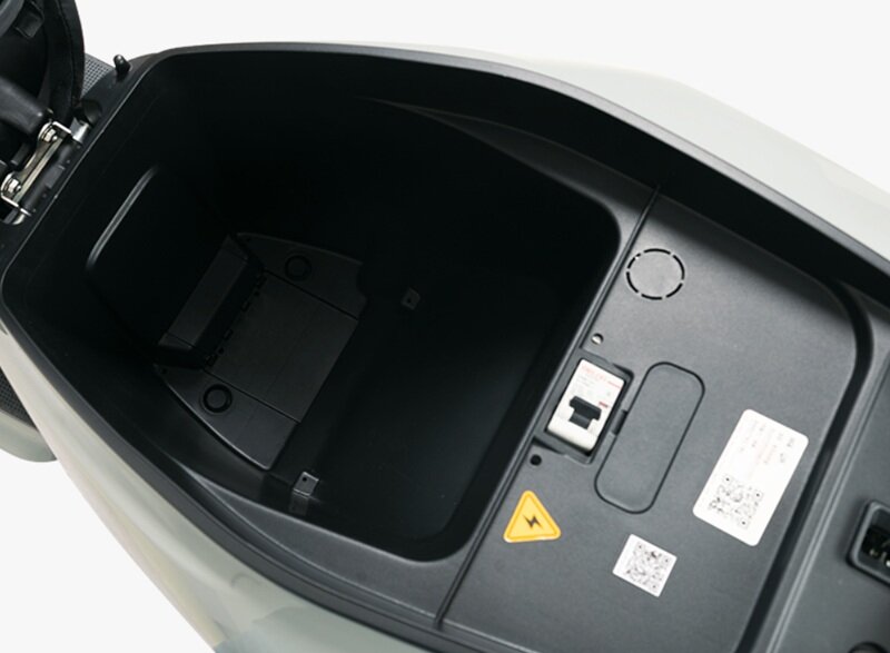 Xe máy điện mới tích hợp GPS, đi tới 280 km/lần sạc, giá mềm