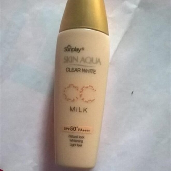 Kem chống nắng Sunplay Skin Aqua Clear White CC Milk