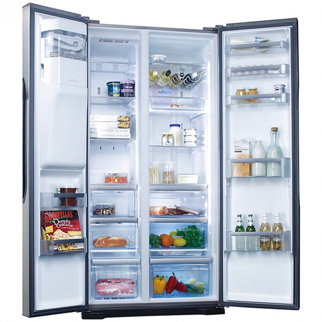 Tủ lạnh side by side có dung tích lớn tiện lợi cho nhiều người sử dụng.