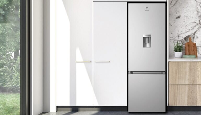 Hình ảnh tủ lạnh Electrolux Inverter 335 lít EBB3742K-A