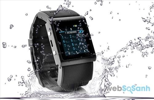 Đồng hồ thông minh chống nước sẽ giúp bạn thoải mái bơi lội mà không lo bị hỏng