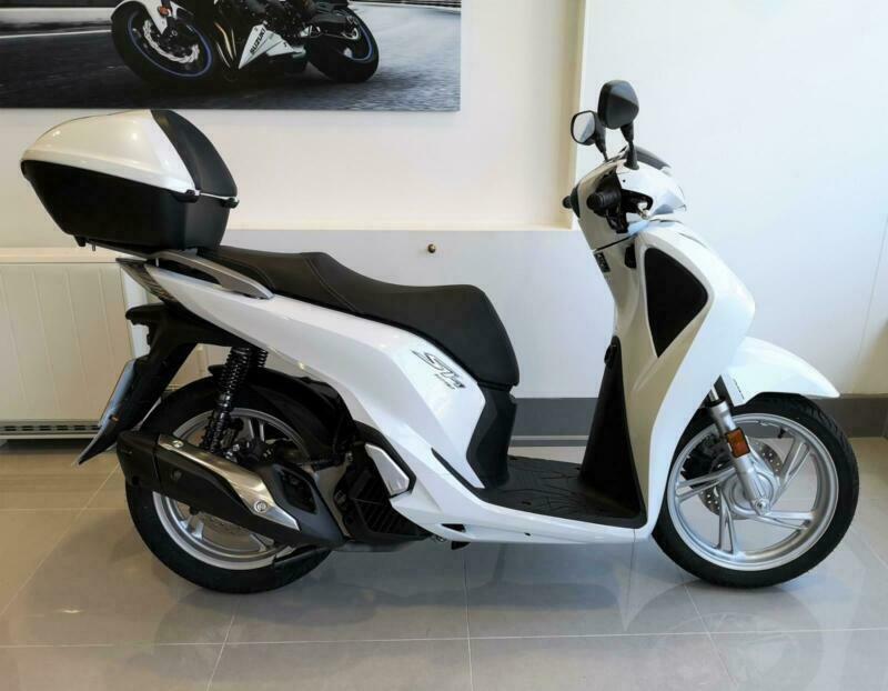 Honda SH màu trắng hợp với người mệnh Kim