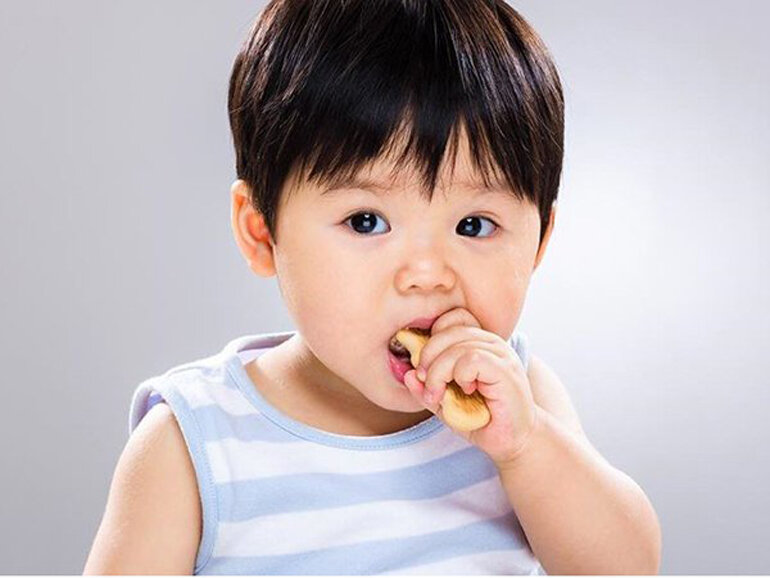 Bánh ăn dặm cho bé 7 tháng thương hiệu Nhật Bản