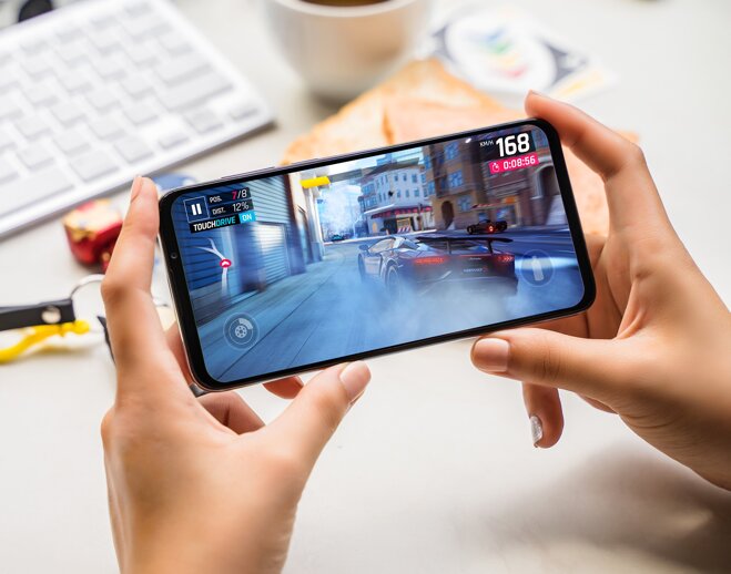 Cấu hình mạnh mẽ cho phép bạn chơi nhiều tựa game hạng nặng trên Vsmart Live