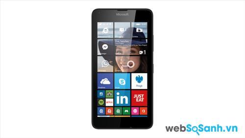 Lumia 640 cũng có màn hình LCD IPS 5 inch, công nghệ ClearBlack giúp màn hình có độ tương phản cao dễ nhìn và sắc nét hơn