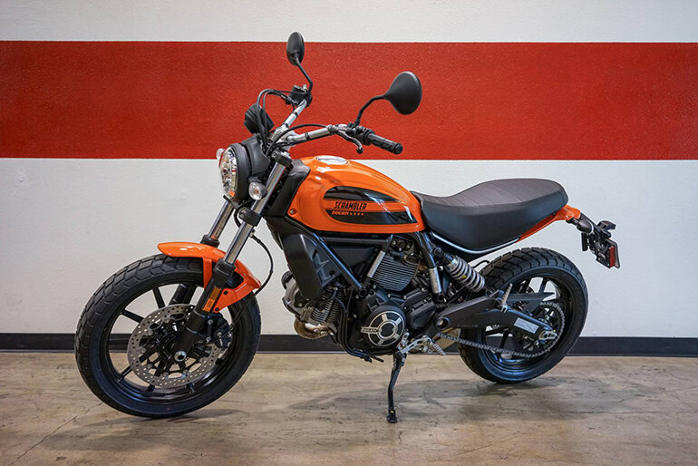 Ducati Scrambler Sixty2 mạnh mẽ và cổ điển