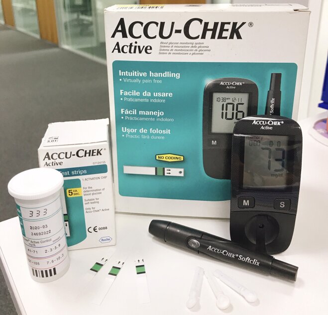 Máy đo đường huyết Accu Chek Active