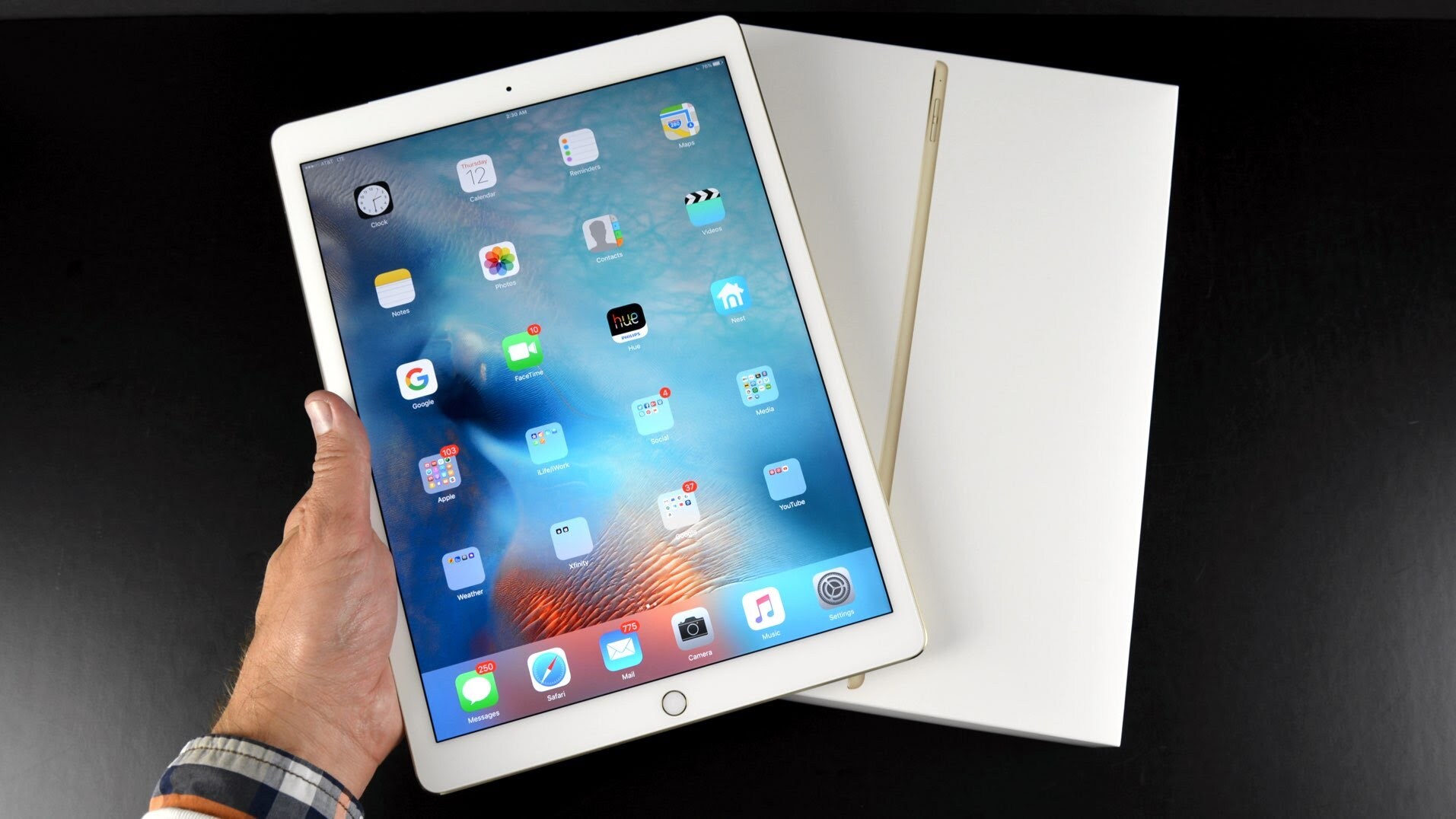 Hình ảnh iPad Air 2 khi ra mắt sản phẩm