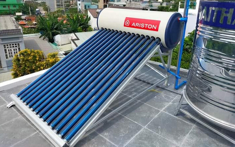 Giá trọn bộ máy nước nóng năng lượng mặt trời Ariston